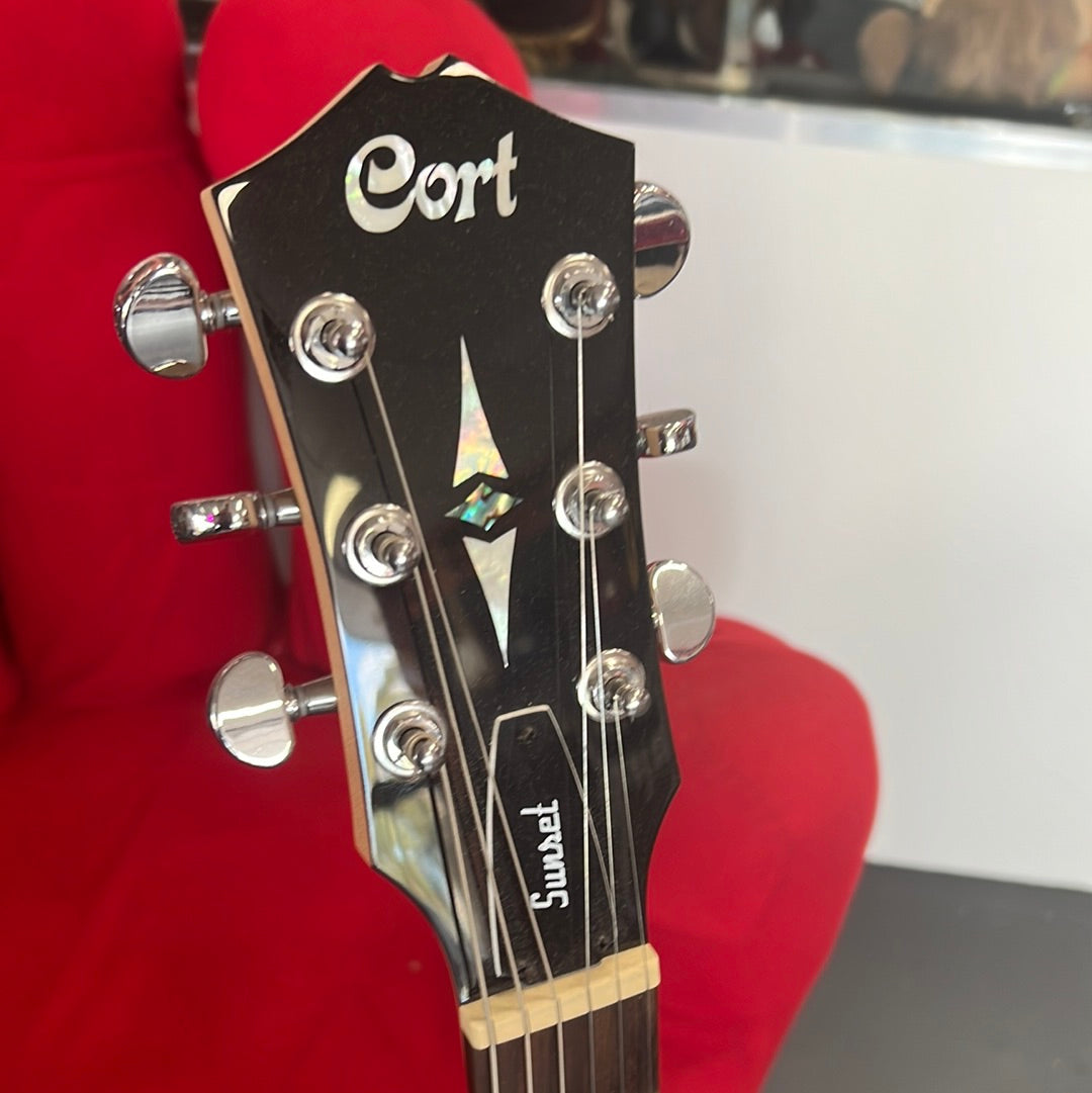 Cort Sunset Sereis