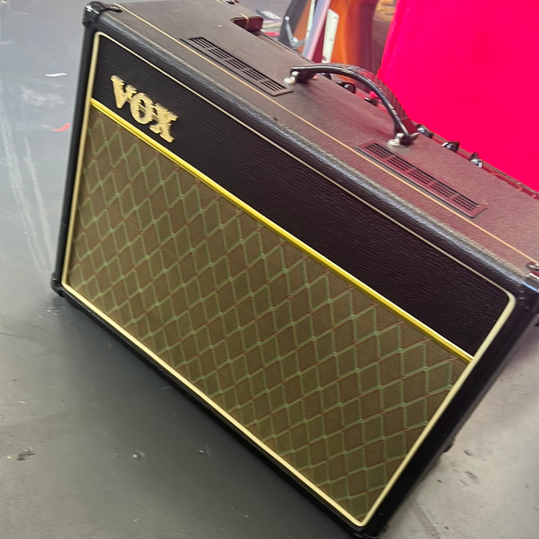 Vox AC15CC1 Custom Classic 15-Watt 1x12" Guitar Combo Amp
