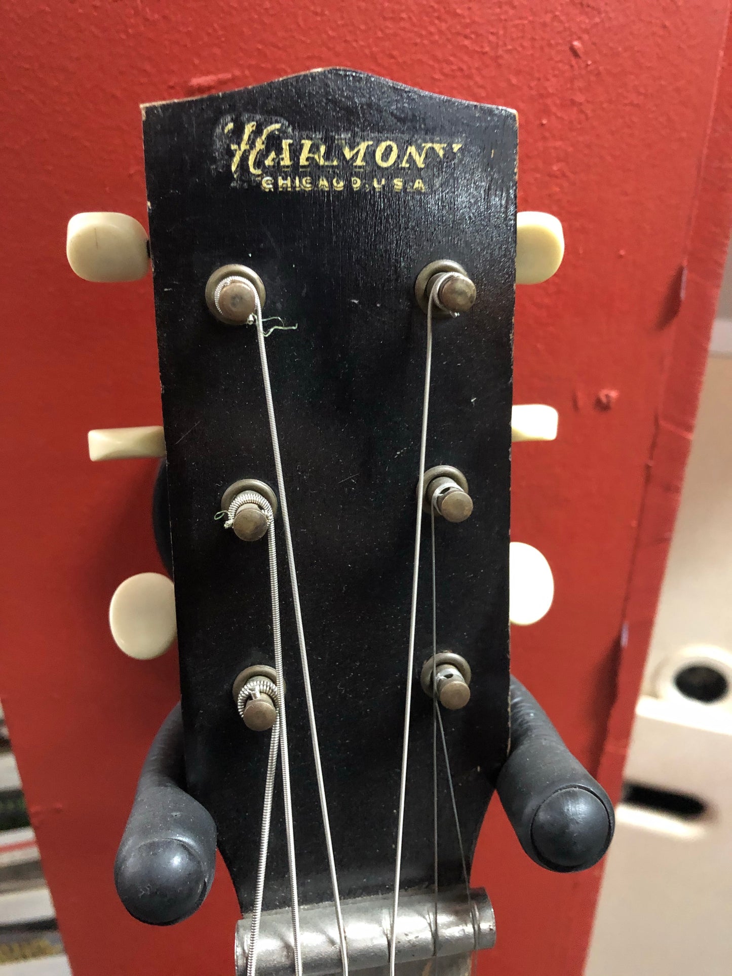 Harmony Acoustic 30's-40's model with Hard Case - Musiclandshop