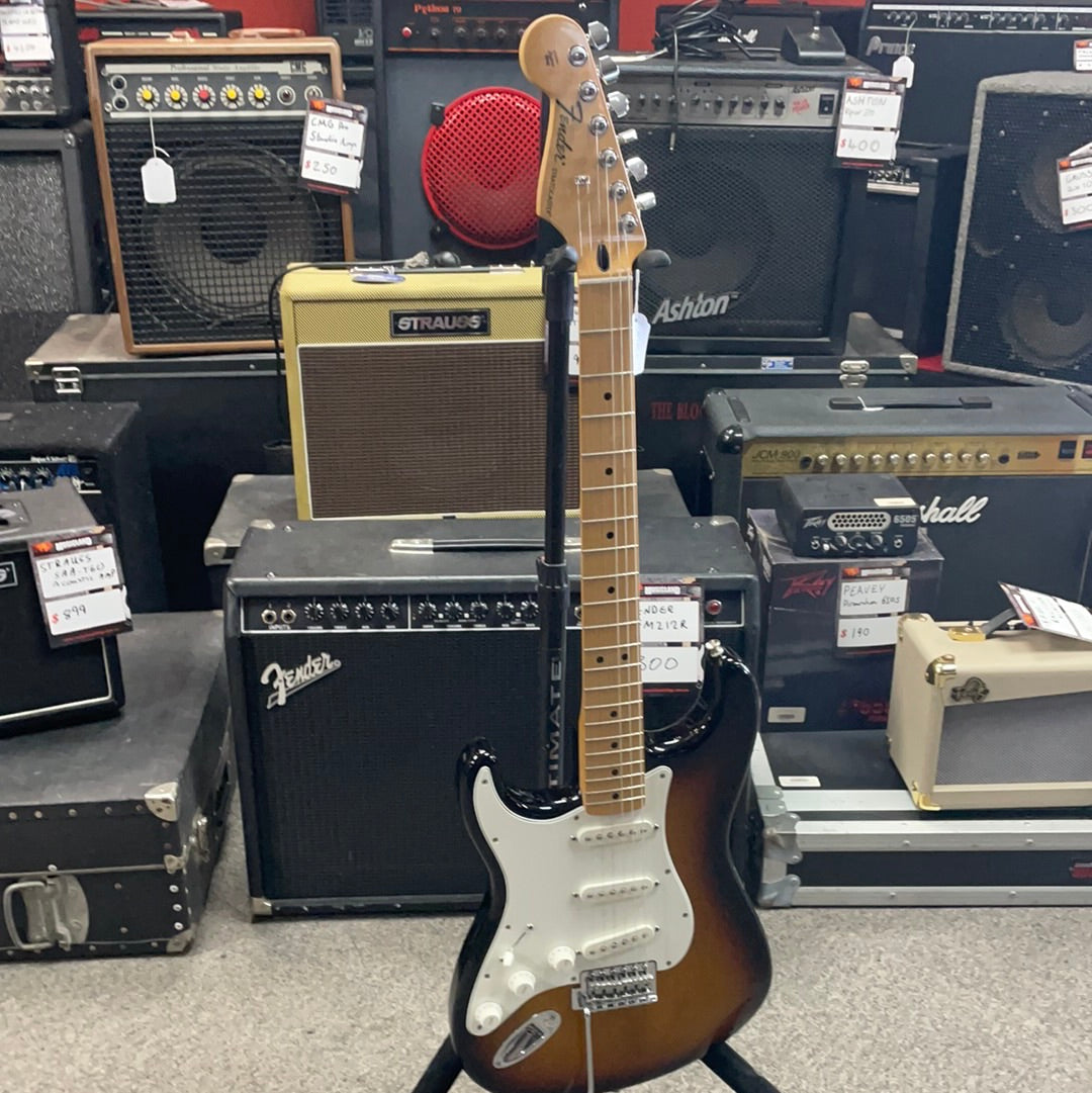 Pre owned electric deals guitars